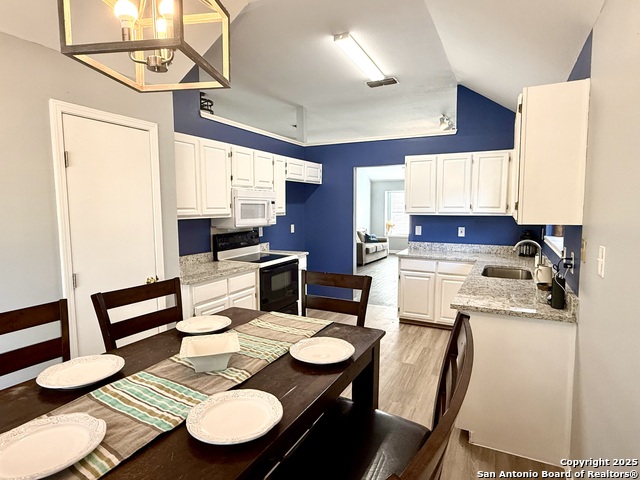 Image 7 of 17 For 12206 Stoney Pond