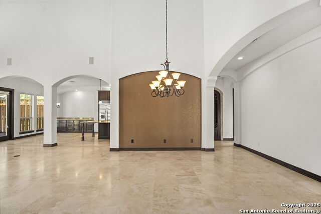 Image 10 of 74 For 22426 Viajes