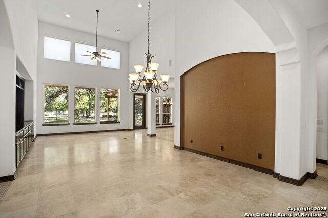 Image 12 of 74 For 22426 Viajes