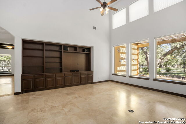 Image 15 of 74 For 22426 Viajes