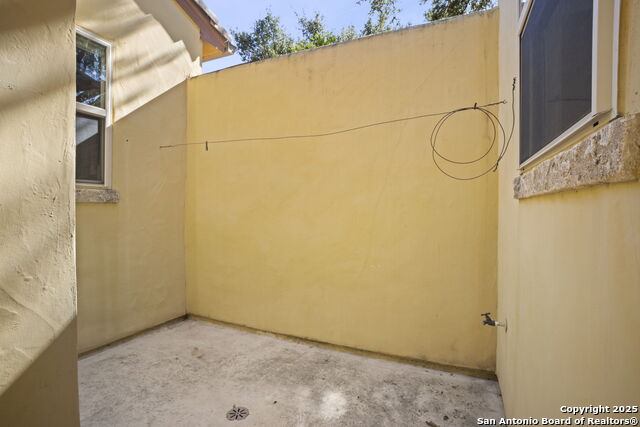 Image 23 of 74 For 22426 Viajes