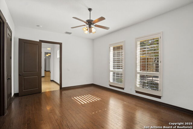 Image 37 of 74 For 22426 Viajes