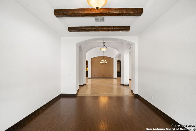 Image 9 of 74 For 22426 Viajes