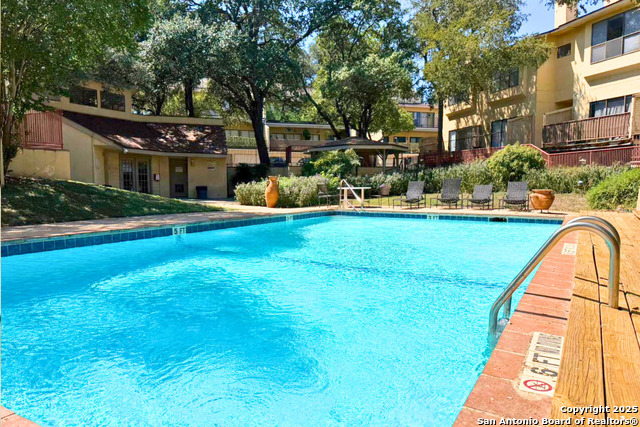 Image 3 of 33 For 8642 Fredericksburg 703