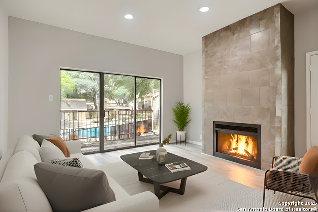 Image 5 of 33 For 8642 Fredericksburg 703