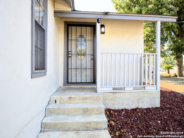 Image 3 of 5 For 918 Ashley E