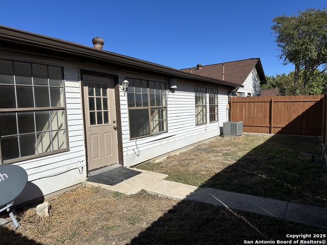 Image 12 of 13 For 617 Oak Park 617