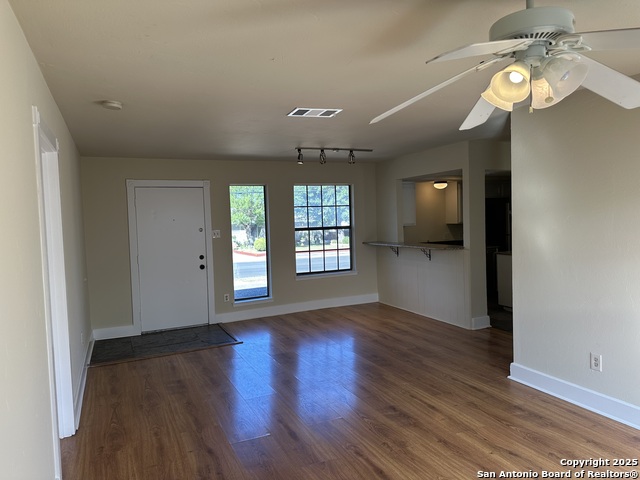 Image 3 of 13 For 617 Oak Park 617