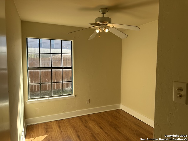 Image 9 of 13 For 617 Oak Park 617