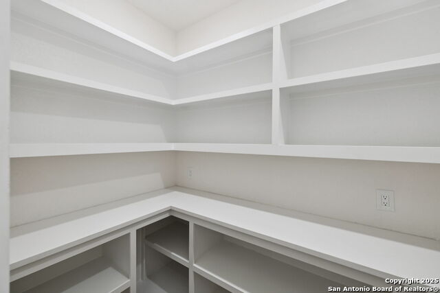 Image 29 of 50 For 181 Timber Pl.