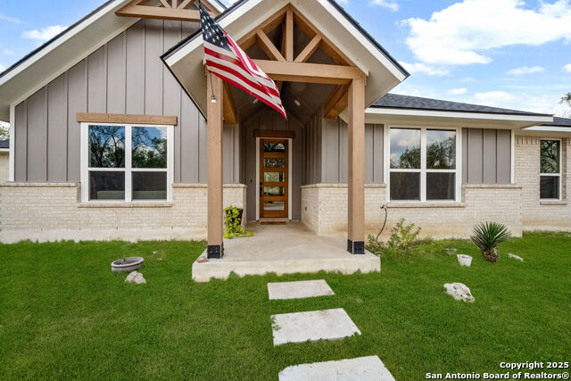 Details for 558 County Road 7713, Devine, TX 78016