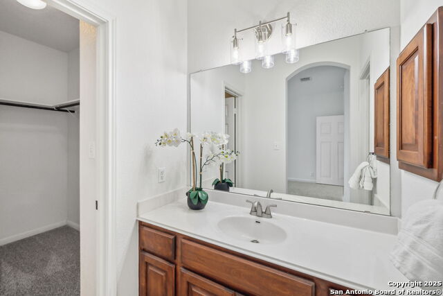 Image 25 of 30 For 24915 White Crk