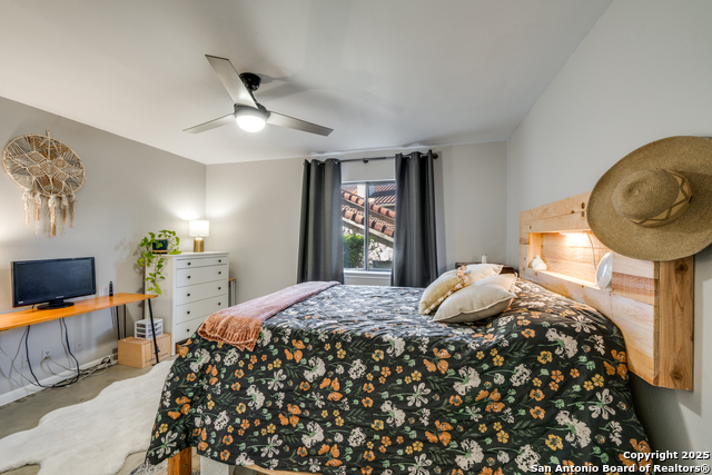 Image 13 of 23 For 7738 Chambers 903