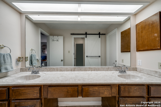 Image 15 of 23 For 7738 Chambers 903