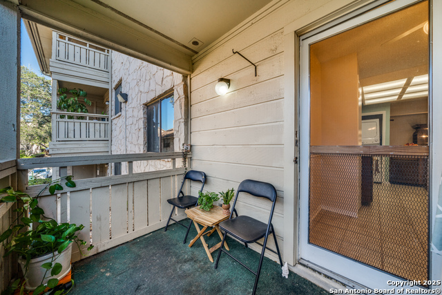 Image 19 of 23 For 7738 Chambers 903