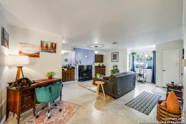 Image 6 of 23 For 7738 Chambers 903