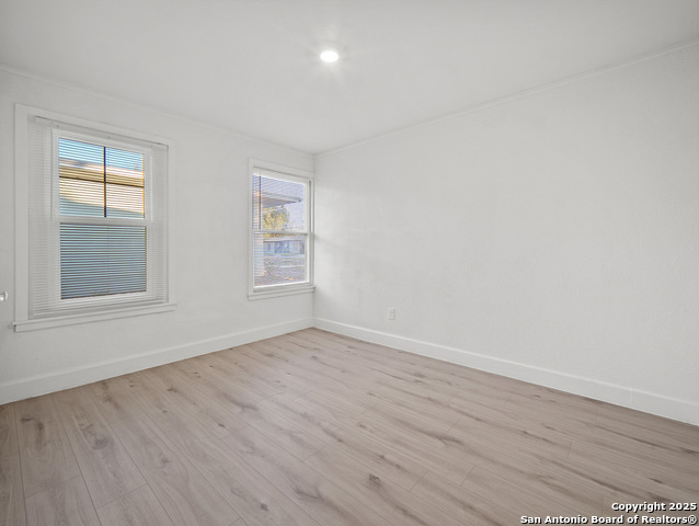 Image 16 of 23 For 707 Chicago  