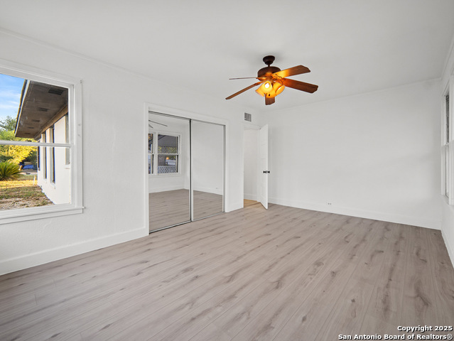 Image 21 of 23 For 707 Chicago  