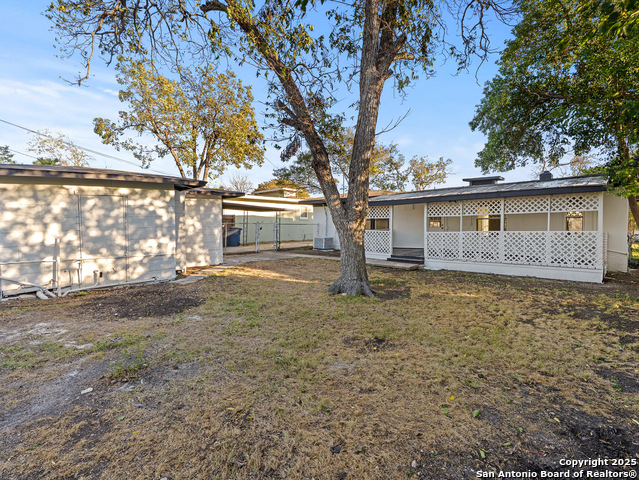 Image 22 of 23 For 707 Chicago  