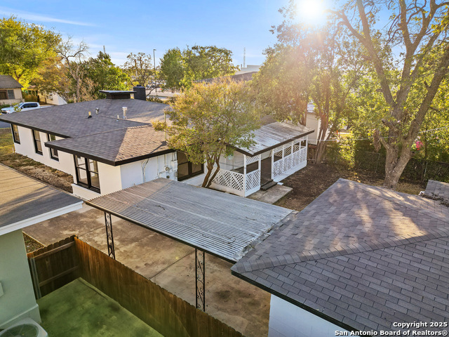 Image 3 of 23 For 707 Chicago  