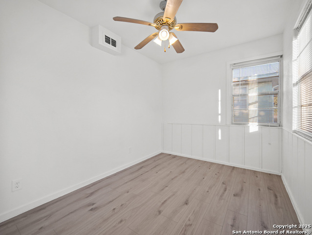 Image 7 of 23 For 707 Chicago  