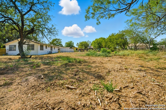 Listing photo id 32 for 7635 Dove  