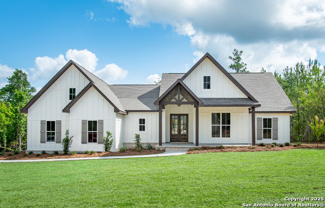 Details for 107 Cr 2638 , Devine, TX 78016