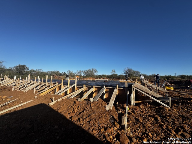 Image 2 of 5 For 107 Cr 2638  