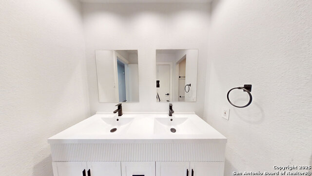 Image 34 of 54 For 4722 Bohill St