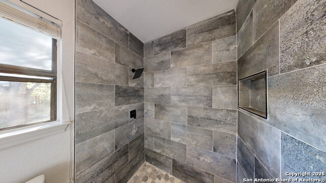 Image 44 of 54 For 4722 Bohill St