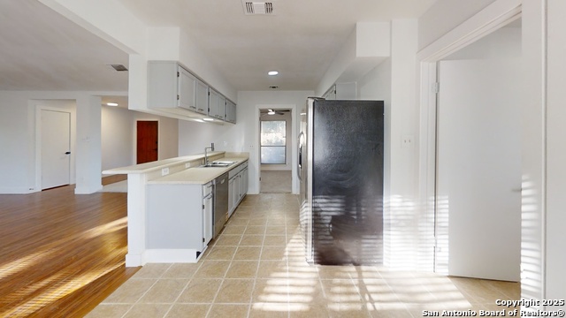 Image 7 of 54 For 4722 Bohill St