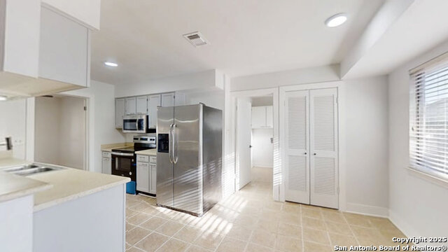 Image 8 of 54 For 4722 Bohill St