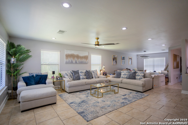 Image 2 of 19 For 7118 Rimwood