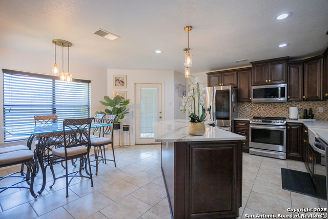 Image 5 of 19 For 7118 Rimwood