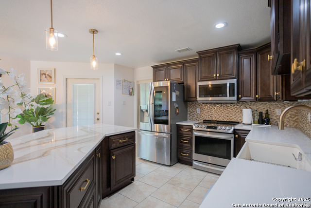 Image 7 of 19 For 7118 Rimwood