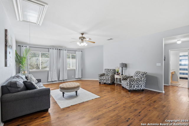 Image 17 of 34 For 260 Wentworth