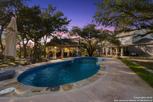 Image 3 of 34 For 260 Wentworth