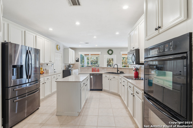 Image 8 of 34 For 260 Wentworth