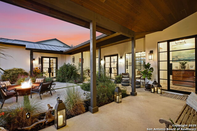 Listing photo id 9 for 10415 Kendall Cyn