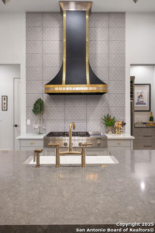 Listing photo id 30 for 10415 Kendall Cyn