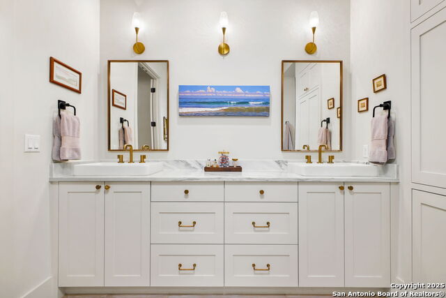 Listing photo id 48 for 10415 Kendall Cyn