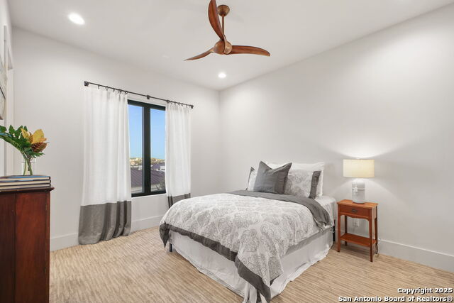 Listing photo id 51 for 10415 Kendall Cyn