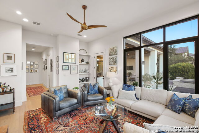 Listing photo id 62 for 10415 Kendall Cyn