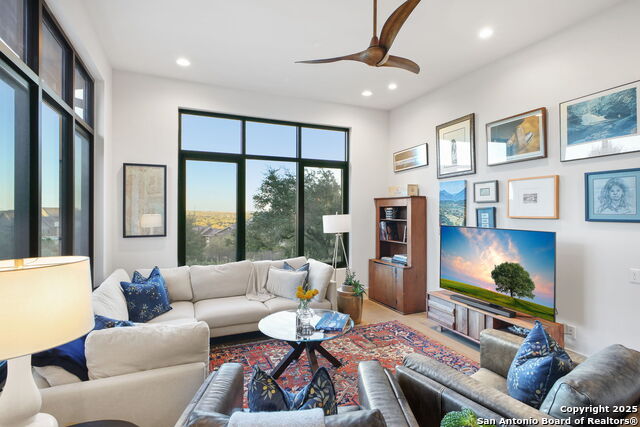 Listing photo id 64 for 10415 Kendall Cyn