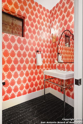 Listing photo id 67 for 10415 Kendall Cyn