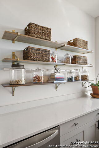 Listing photo id 72 for 10415 Kendall Cyn