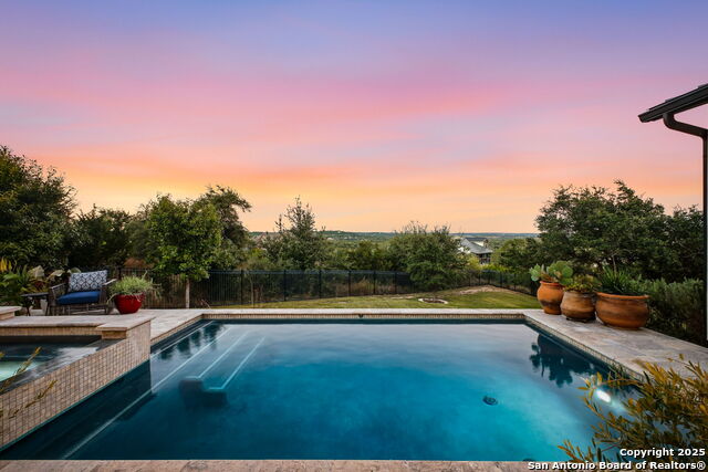 Listing photo id 77 for 10415 Kendall Cyn