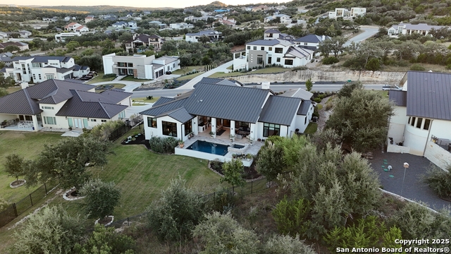 Listing photo id 7 for 10415 Kendall Cyn