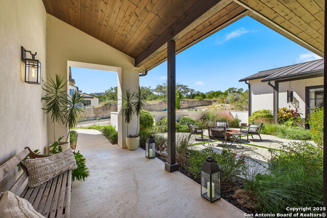 Listing photo id 90 for 10415 Kendall Cyn