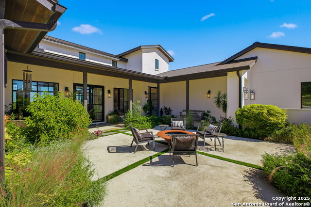 Listing photo id 92 for 10415 Kendall Cyn